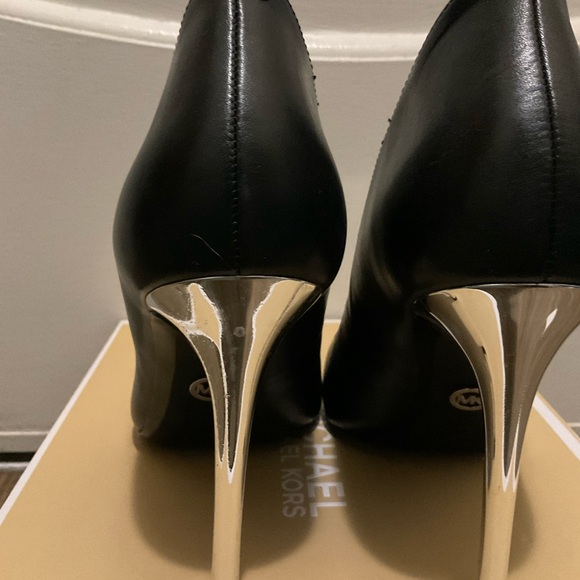 kors shoes michael kors ames pump
